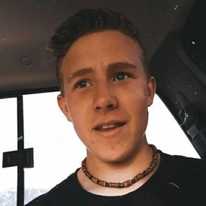 Meet your Posher, Taiton